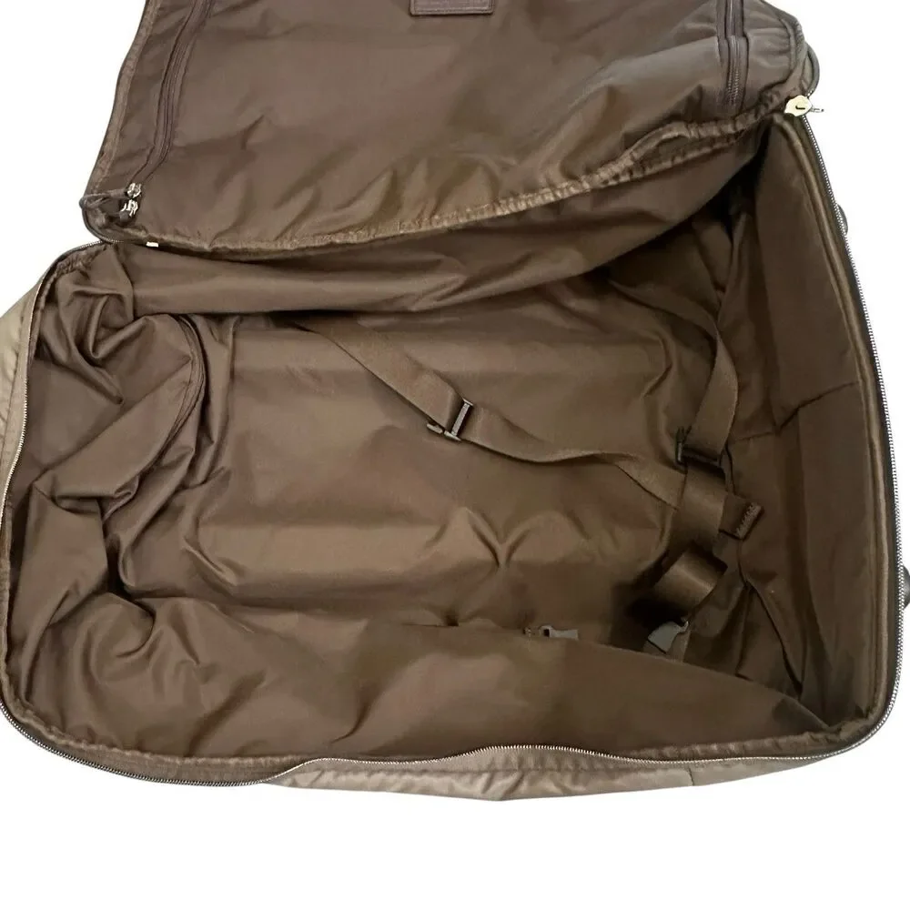 Tumi luggage voyageur